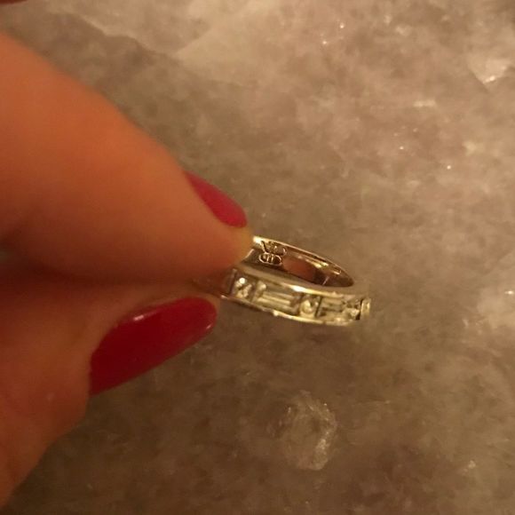 [Banana Republic] Rhinestone Ring - Picture 3 of 3